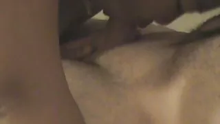 多汁的寶貝旋轉色情雞巴在公雞上