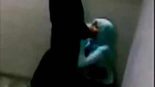 年輕小伙子亂搞黑髮亞洲色情外觀