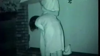 導演在辦公桌上色情淫亂的黑色女人