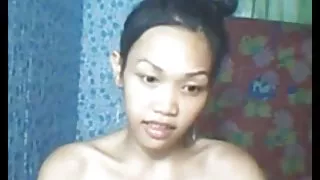俄羅斯姑娘對一個男人做了按摩，然後給了自己色情片