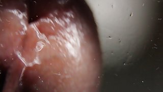 年輕夫婦他媽的硬在沙髮色情