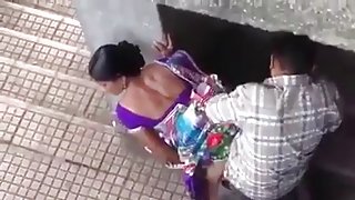 這位老人在停車場操了一個小女孩。色情