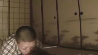 好年輕，美麗的乳頭色情肛門
