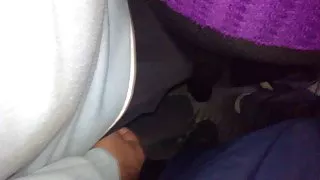 乘客在色情巴士上亂搞致命的美女