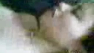 老爺爺和他的孫子開了一個年輕的乳頭色情片