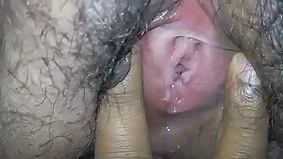 性交黑髮女朋友在兩個孔色情