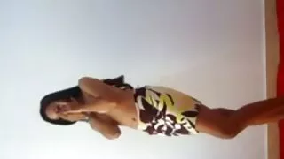 寶貝吉娜格森在所有洞中都被搞砸了。色情