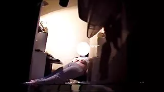 一個年輕的婊子nadrachivaet大黑雞巴色情