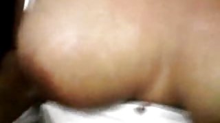巨大的山雀的女孩給一個色情靴子的男人口交