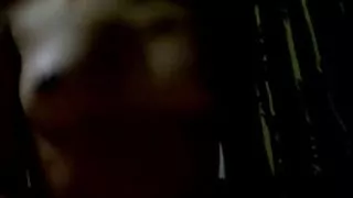 Mulatto性交黑髮Mia在多汁的陰部色情